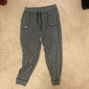 Light weight workout under armor joggers! Like brand new, super comfy!!